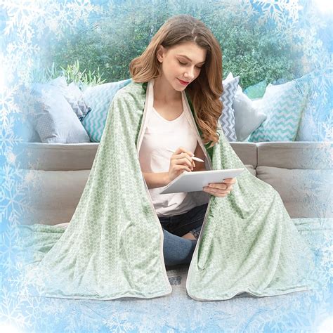 Our Top Picks For Best Cooling Blankets For Hot Sleepers