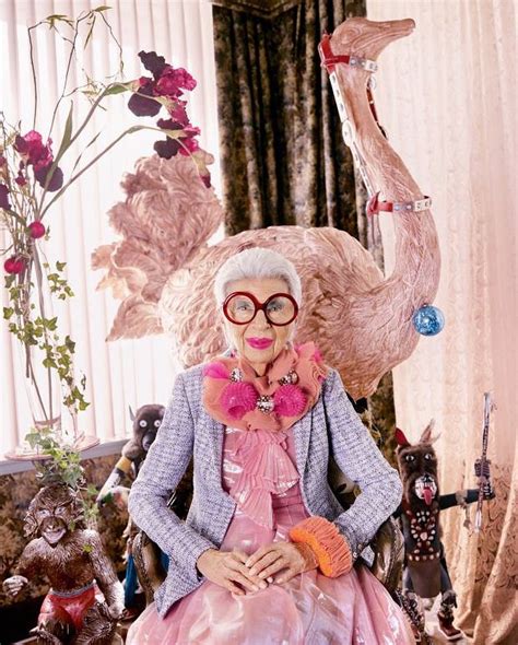 Iris Apfel Πέθανε σε ηλικία 102 ετών η γυναίκα που λάτρευε τη μόδα