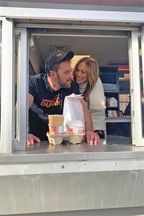Ben Affleck Dunkin’ Donuts2 – BlackSportsOnline