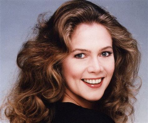 Kathleen Turner Biography - Childhood, Life Achievements & Timeline