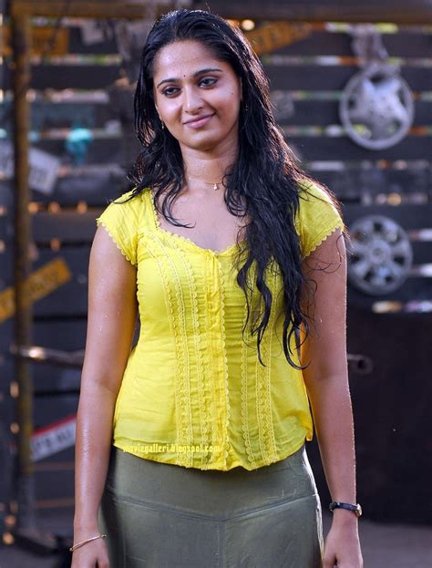 Anushka Shetty Hot Looking Photos Images Wallpapers