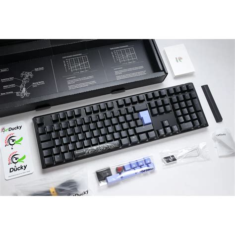 Teclado Ducky ONE 3 Classic Full Size Hot swappable MX Blue RGB PBT Mecânico PT L C