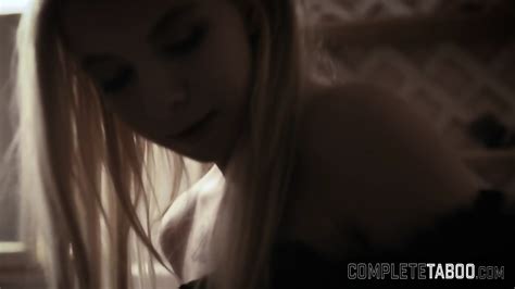 Hot Blonde Milf Gets Pussy Licked