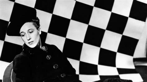 Коллекция Скиапарелли ушла с молотка | BURO.