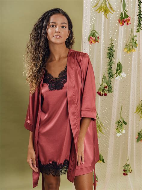 Robes Oui Lingerie Peças feitas à mão muito amor e carinho