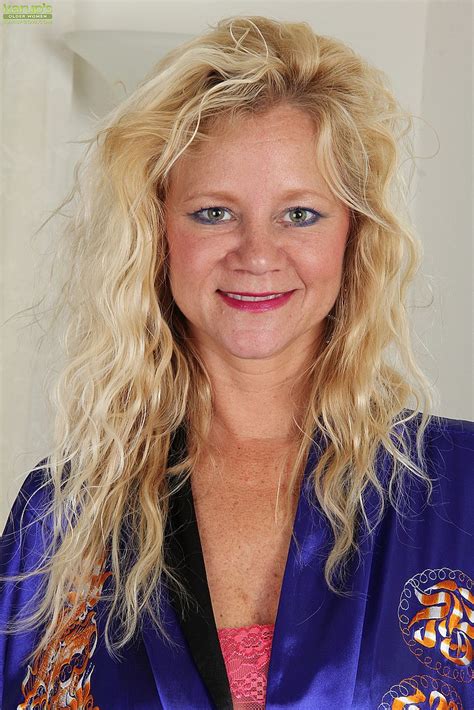 Blonde Mature Ali Jones Caress Her Melons MILF Fox