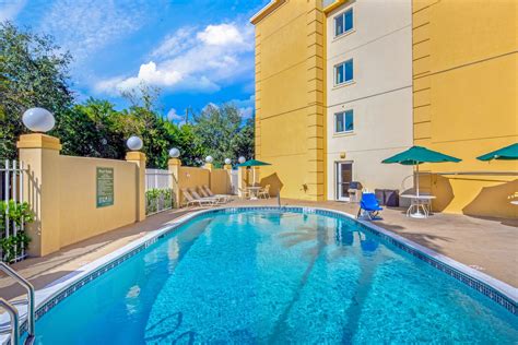 La Quinta Inn & Suites by Wyndham Miami Cutler Bay | Miami, FL Hotels