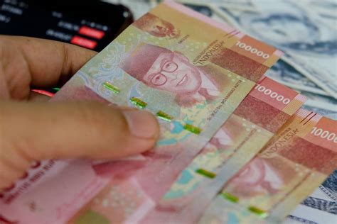 deflasi pengertian penyebab  pengaruhnya bagi perekonomian