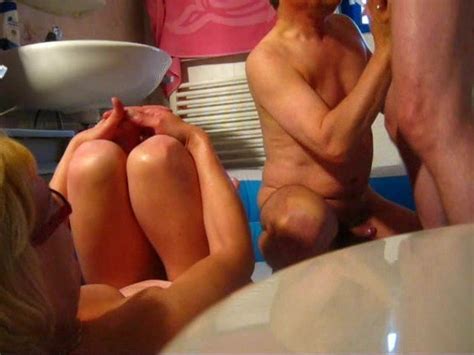 Pissen Und Blasen Im Ns Pool Free Mobile Tnaflix Porn Video XHamster