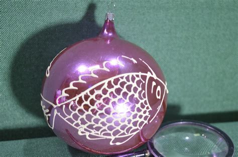 Купить Елочная стеклянная игрушка "Шар большой Рыба". Фосфорный. 1950-е ...