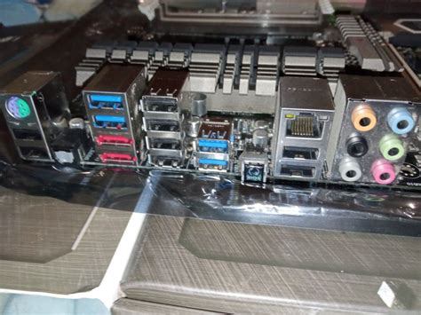 Продам Материнскую плату "Asus sabertooth 990fx r2.0": 1 499 грн ...