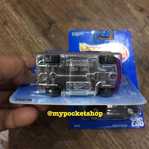 Vintage Hot Wheels Hot Rod Custom Van Ford Aerostar Hotwheels Chuck E Cheese