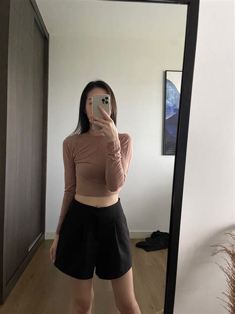 Nude Crop Top Women S Fashion Tops Longsleeves On Carousell