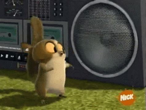 Penguins Of Madagascar Mort GIF - Penguins Of Madagascar Mort Dancing ...