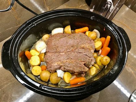 SLOW COOKER GARLIC HERB POT ROAST