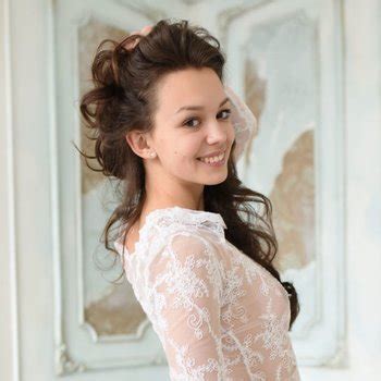 Get Starlet Free Stripping And Nude Links At FreeOnes