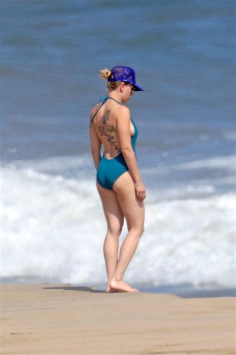 Scarlett Johansson Sexy Cellulite Ass In Hamptons The Fappening