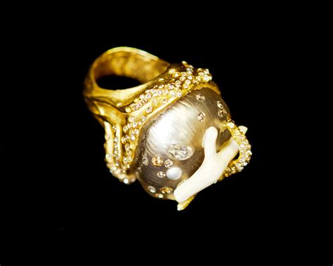 Buy A Piece Of Lady Gagas Vanity Fair Cover ShootIncluding Her Nude Portrait By Tony Bennett