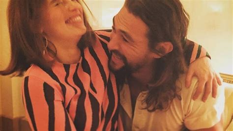 Emilia Clarke E Jason Momoa Que Trabalharam Juntos Em Game Of Thrones