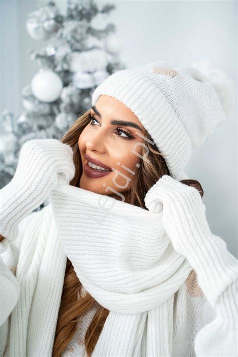 Bia Y Komplet Heart Z Serduszkiem Nude Komplet Czapka Szalik R Kawiczki Ocieplacze