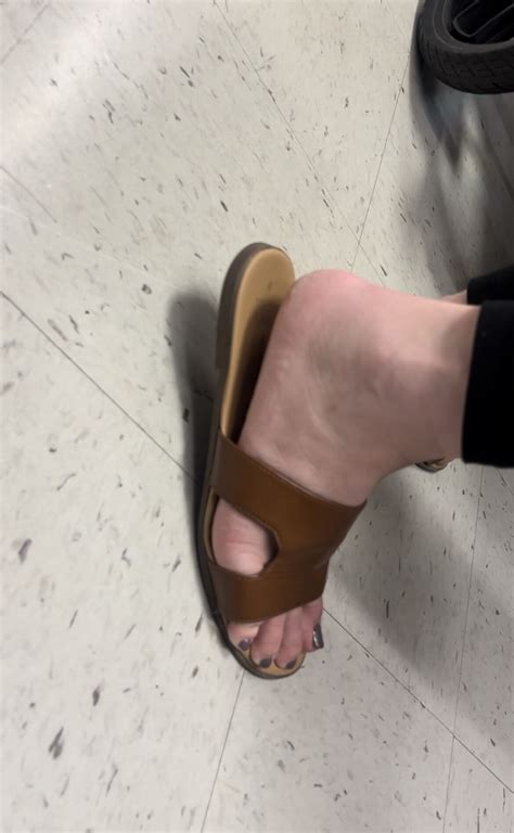 Milf Has A Nice Packaged Ass In Spandex Spandex Leggings Yoga Pants Forum