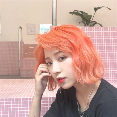 Hot girl sinh năm 1999 nhuộm tóc liên tục trong 5 năm và không có ý định dừng lại