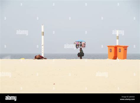 Bikini Yellow Green Blue Fotos Und Bildmaterial In Hoher Aufl Sung Alamy