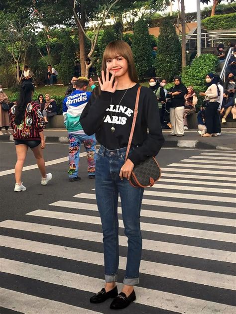 6 Editan Foto Lisa Blackpink Jika Jadi Orang Jakarta Ini Kocak Hot Liputan6