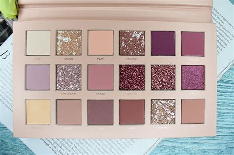 Huda Beauty The New Nude Eye Shadow Palette