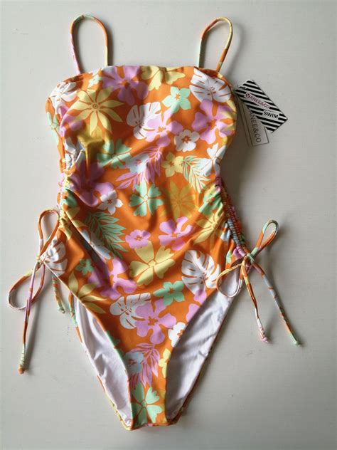 Women S Fashionable Swimwear Bikinis One Piece Beach Wear Buy China Wholesale Tankinis Bikini