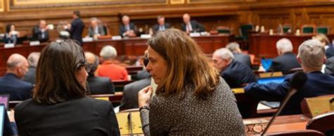 Le tableau Fuck abstraction de Miriam Cahn peut rester exposé au Palais de Tokyo Conseil