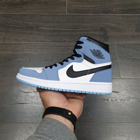 Купить женские и подростковые кроссовки Эйр Джордан 1 | Air Jordan 1 ...