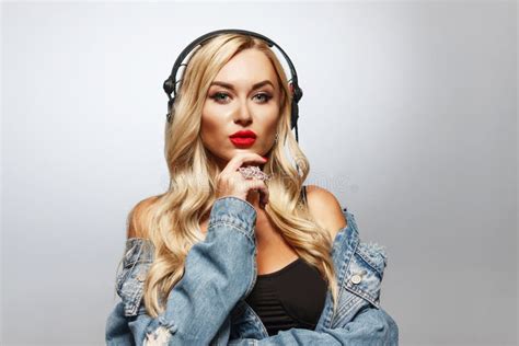 Beautiful Blonde Girl DJ Posing On Camera For Poster Stock Image Image Of Nightclub Natural