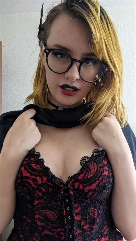 OC My Glasses Always Look So Big Compared To My Tits Scrolller