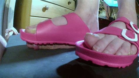 DEEP TREAD SOFT SANDALS COCK CRUSH VIEW 2 PT3 BBW CRUSH AND TRAMPLE UK Clips4sale