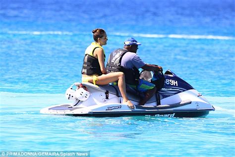 Danielle Lloyd In A Bikini At The Beach With Michael O Neill In Barbados Daily Mail Online