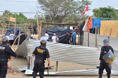 Tambogrande Polic As Y Serenos Desalojan A Invasores De Terreno Municipal