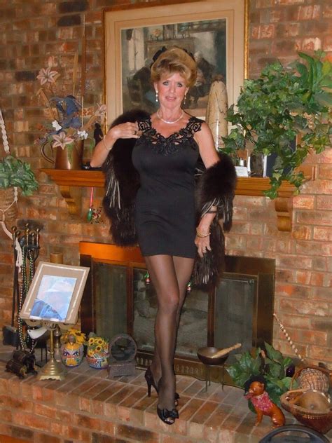 Elegante milf británico en medias iii Fotos porno