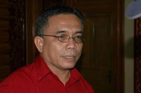 Irwandi Yusuf Terpilih Secara Aklamasi Sebagai Ketua Partai Nasional