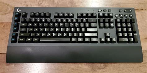 Logitech G613 review (lightspeed wireless paired with mind-blowing ...
