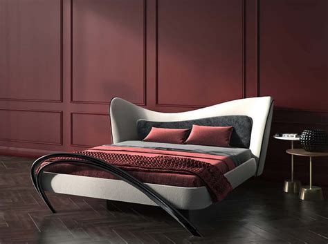 Эксклюзивная кровать из натурального массива дерева