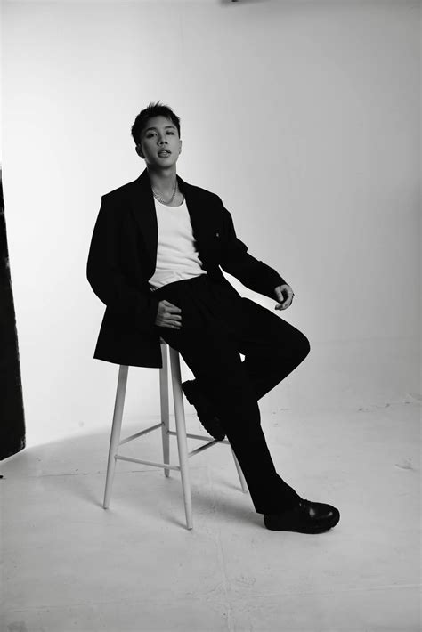 Chải cậu ấm hot nhất lúc này Con trai k của Táo Y tế theo mẹ đi lên từ con số