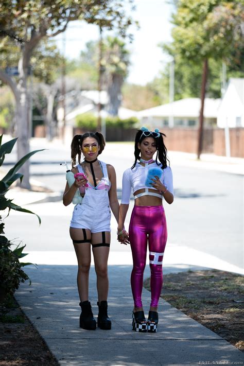 Gina Valentina Melissa Moore Sluts B B Porn Pic