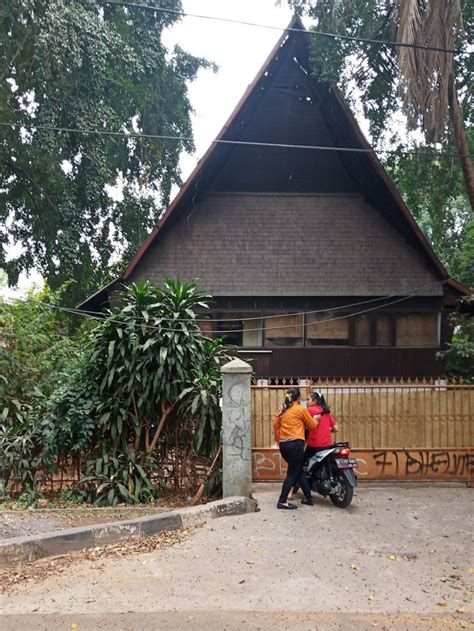 Rumah Terbengkalai Paling Angker Di Indonesia