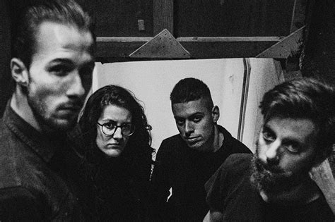 À conversa Naked Monks LOOK mag