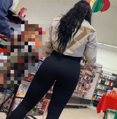 Latina Christmas Shopping Spandex Leggings Yoga Pants Forum