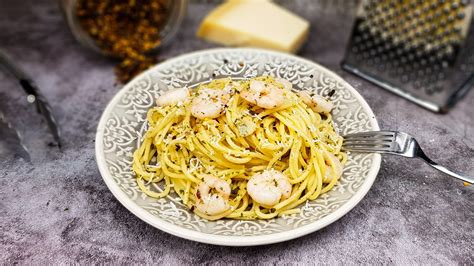 Pasta Met Garnalen En Knoflook Spaghetti Aglio Olio Con Gamberi