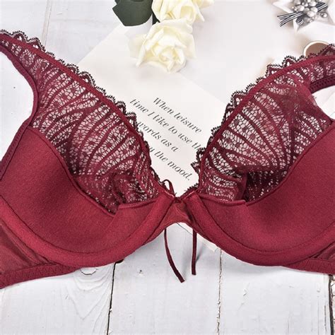 China Customized Gm Mature Women Underwire Support Sexy Lingerie Bra Panties Set China Sexy