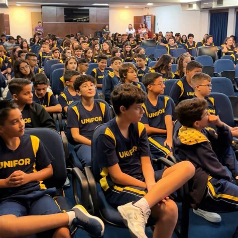 COLÉGIO UNIFOR RECEBE ALUNOS NO VOLTA ÀS AULAS UNIFOR MG