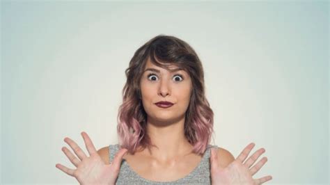 Beck Vass When Kiwi Mums Get Caught In The Nude NZ Herald